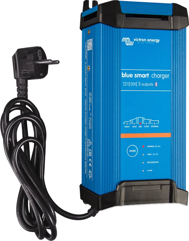 Blue Smart IP22 12|30 (3 wyjścia) z przewodem sieciowym 230 V