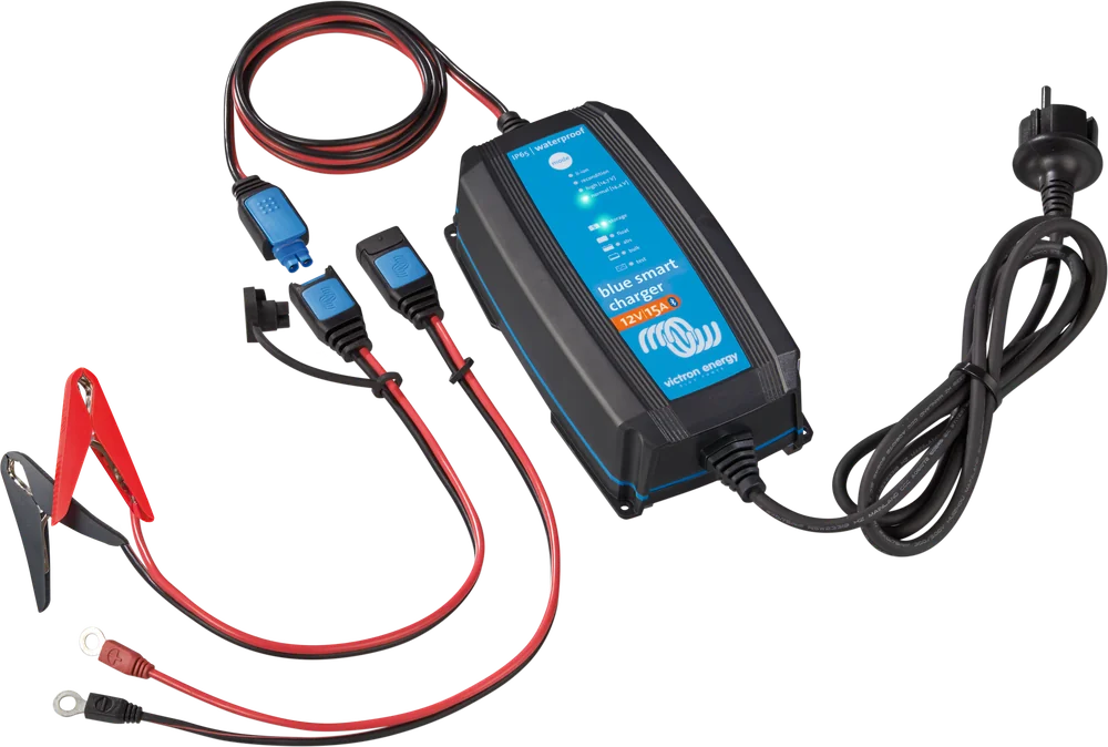 Blue Smart IP65 12 V 15 A z przewodem sieciowym i przewodami do baterii