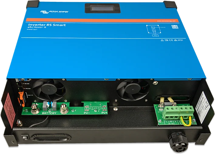Otwarty cokół Inverter RS Smart pod kątem — płytka sterowania i listwa przyłączy