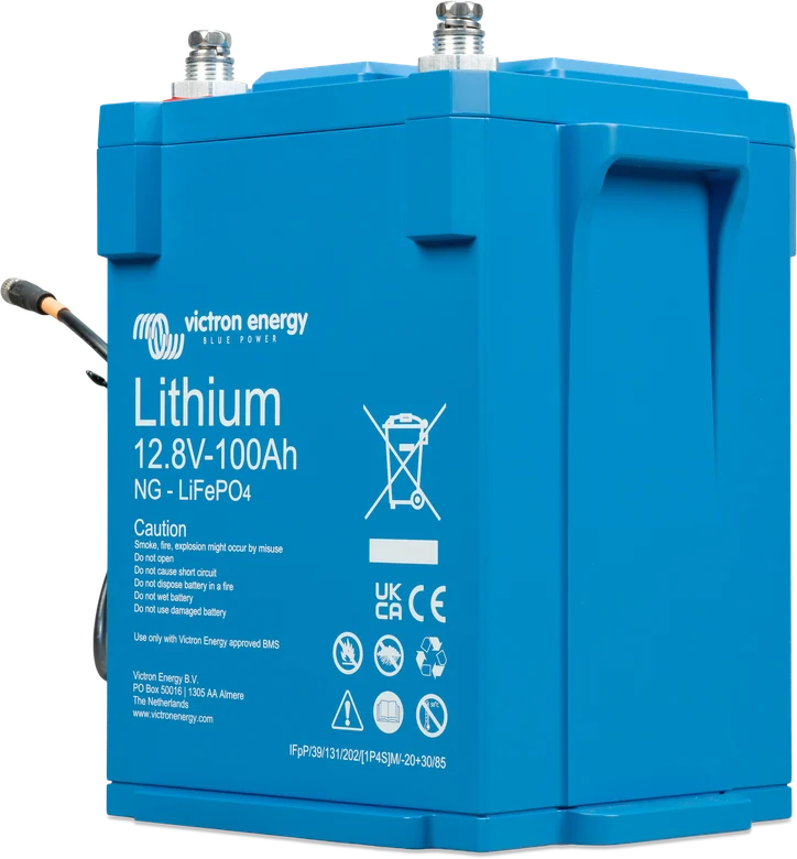 Lithium NG 12,8 V / 100 Ah — widok z boku, uchwyty transportowe w obudowie