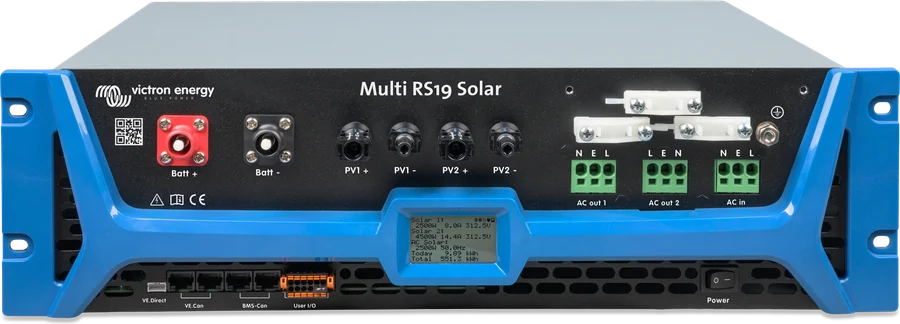 Multi RS19 Solar — złącza baterii, PV i AC na panelu przednim