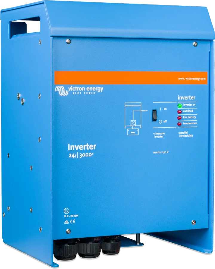 Phoenix Inverter 24|3000 z lewej strony — dławnice kablowe u dołu