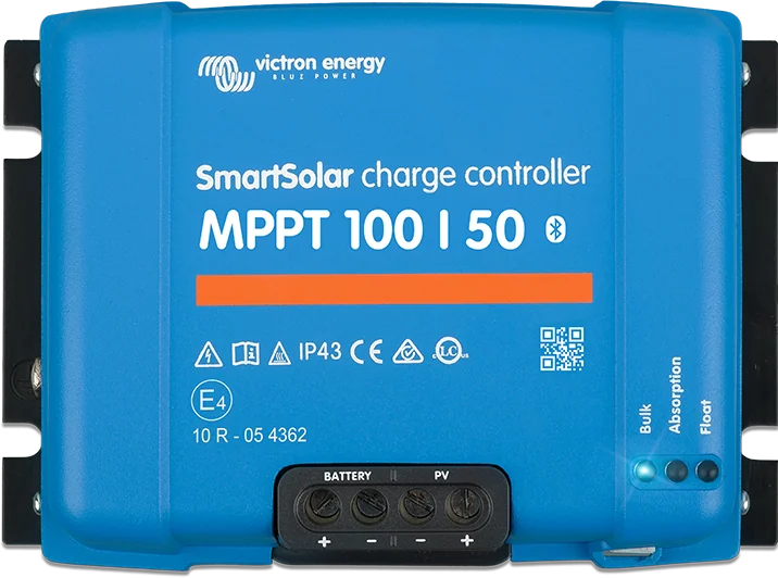 SmartSolar MPPT 100|50 — widok z góry, zaciski BATTERY i PV oraz diody Bulk, Absorption i Float